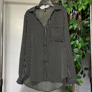 Forever‎ 21 Black and white stripped dress shirt, long sleeves, women's size M